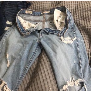 Levi’s size 27